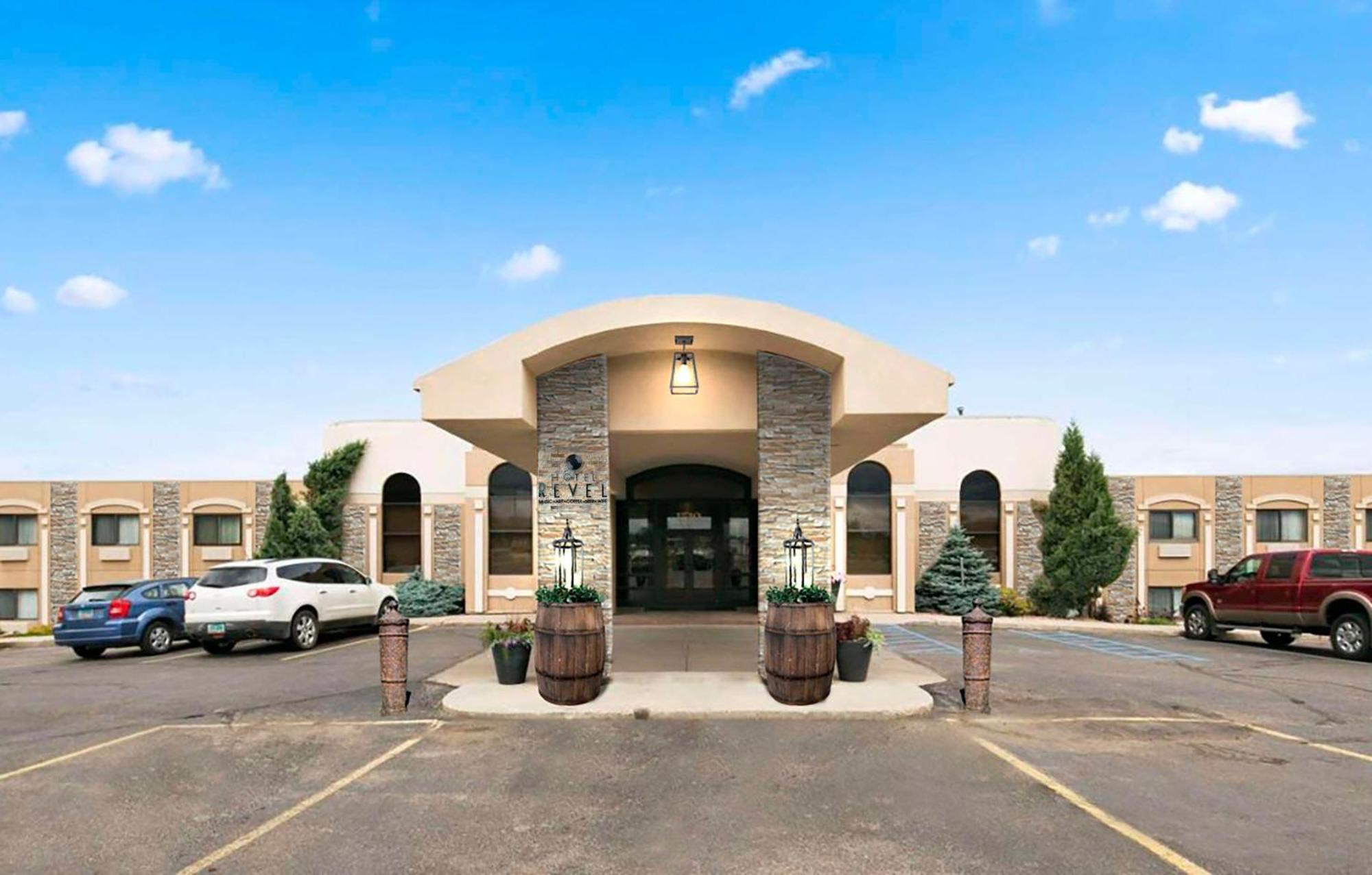 Revel Hotel Minot - Surestay Collection By Best Western Экстерьер фото