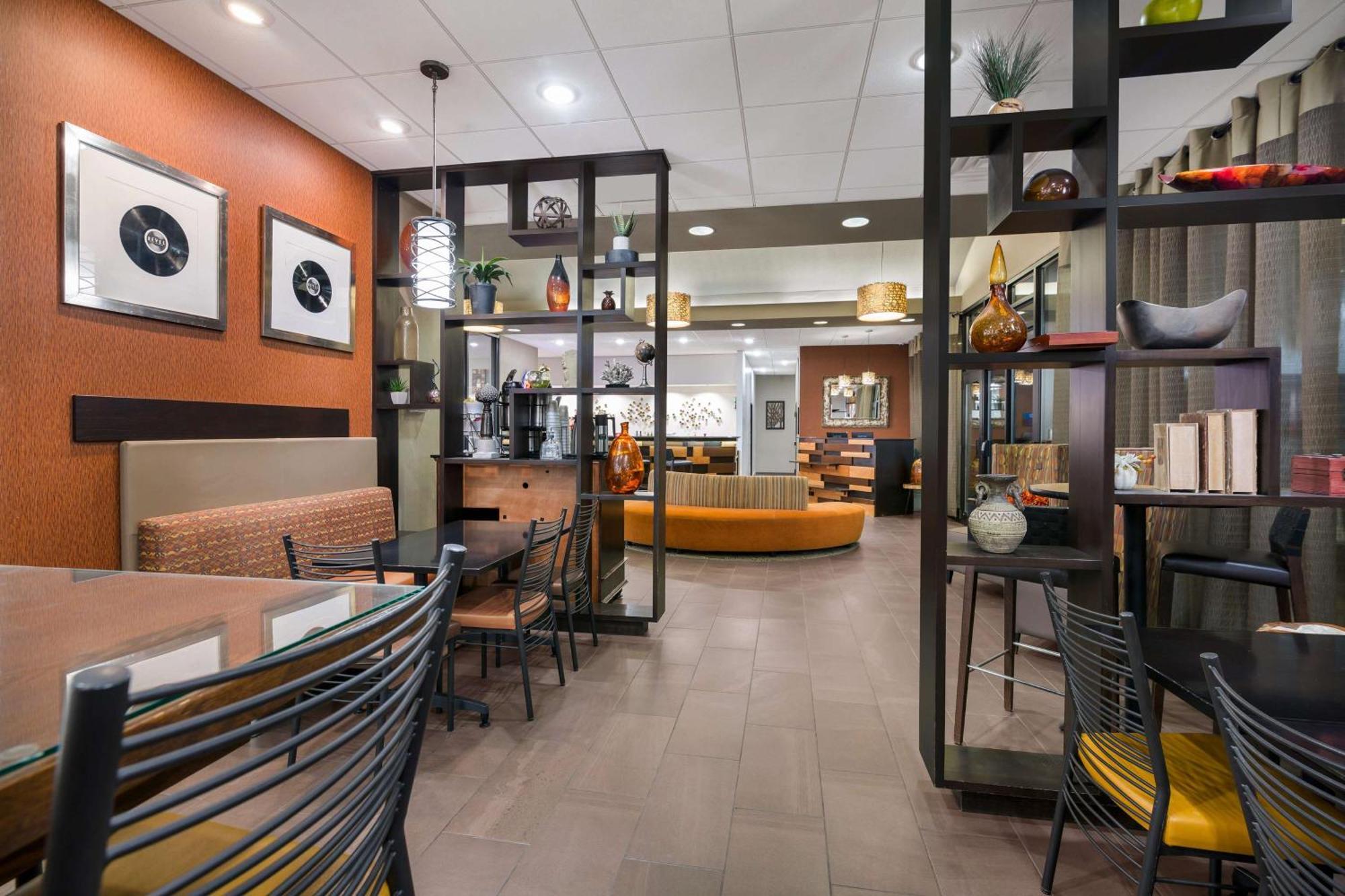 Revel Hotel Minot - Surestay Collection By Best Western Экстерьер фото
